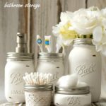 Looking for DIY farmhouse bathroom decorating ideas? Check out this list of projects, including ideas for shelves, cabinets, and decor from hunnyimhomediy.com.