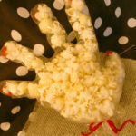 This two-ingredient Halloween treat is perfect for class parties or trick-or-treating! #Halloween