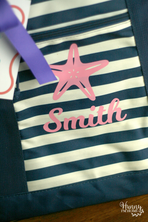 Show your child's teacher how much they care with a fun DIY teacher's gift filled with summer essentials | teacher gift idea | teachers gift idea | teacher appreciation gift idea | DIY gift idea | DIY summer gift #giftidea #gift #DIY #craft