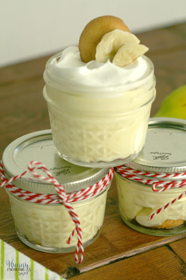 This recipe for gluten free banana pudding is delicious and so simple to make via hunnyimhomediy.com | gluten free banana pudding | gluten free banana recipes | gluten free banana recipe | banana pudding recipe | banana pudding recipe gluten free | banana pudding gluten free | gluten free banana pudding desserts | individual desserts | individual gluten free desserts