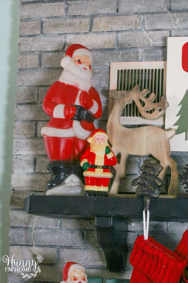 Take a look at my farmhouse Christmas decorations for inspiration on farmhouse Christmas decor ideas. You love all these rustic farmhouse Christmas decoration, including cute vintage Santas, a farmhouse Christmas tree, and a farmhouse Christmas mantle. #farmhouse #homedecor #Christmasdecorations