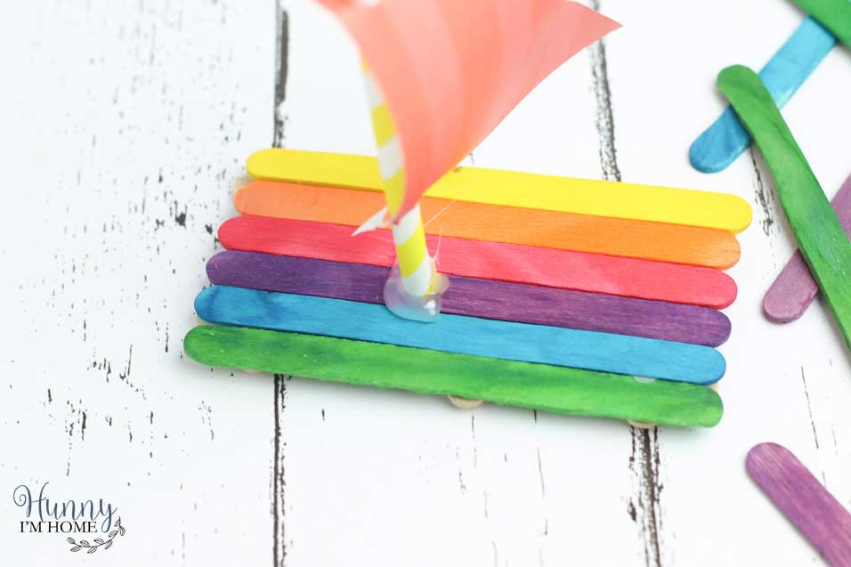 This cute boat craft for kids is the perfect summer activities for kids. Your kids will have a blast playing with popsicle stick boat that floats. It's an easy popsicle stick craft that your kids can make and play with! It's one of the best boat crafts for toddlers. #craftsforkids