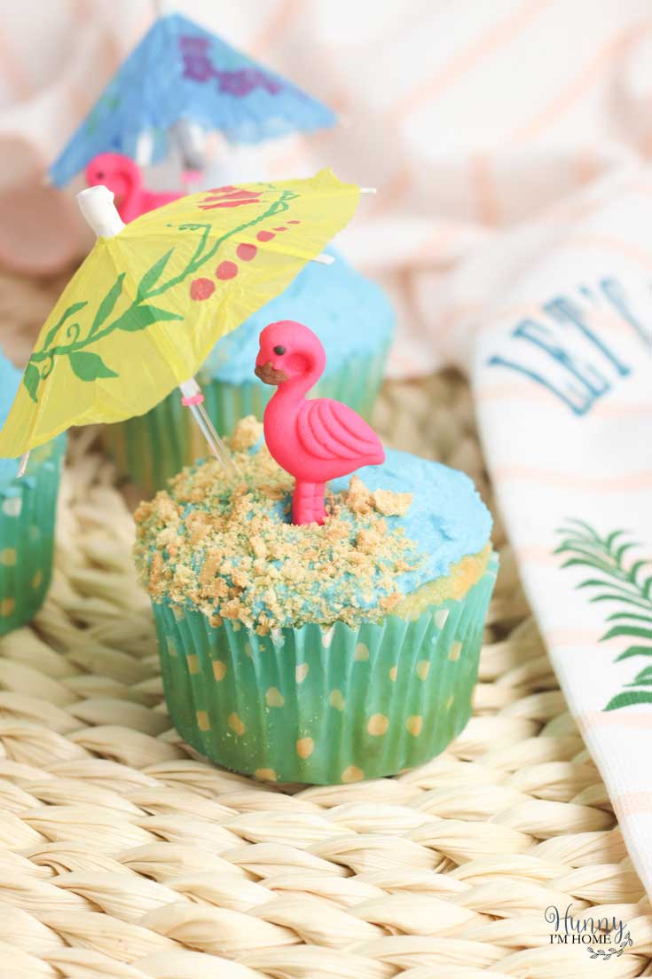 Ocean Swirl Beach Cupcakes for Your Next Beach Party