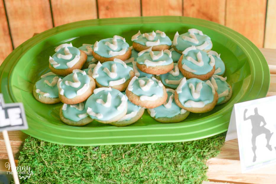 You'll love all these awesome Fortnite birthday party ideas for boys! On top of ideas for a Fortnite birthday cake, you'll also find other Fortnite party ideas, like Fortnite party decorations, Fortnite party food, Fortnite party favors, and Fortnite party games! #Fortnite #DIY #partyplanning