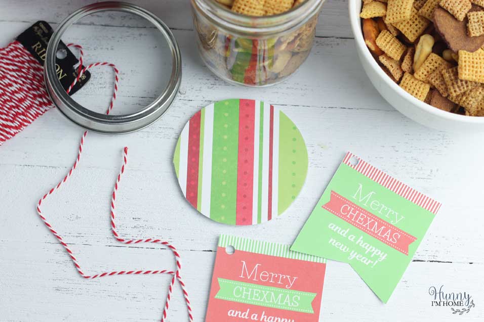 Cut the jar lid topper for the Christmas gift for neighbors