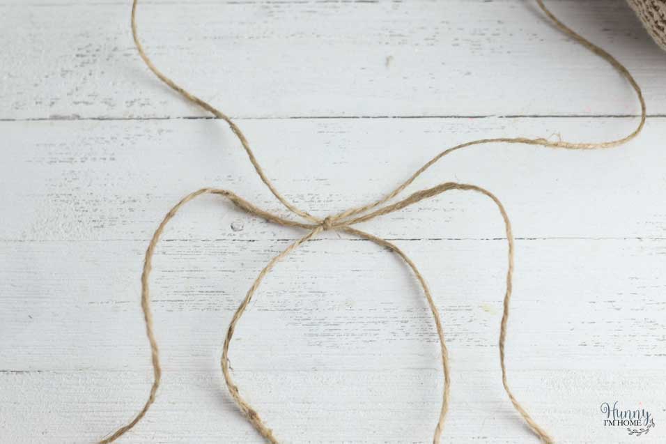 Tie twine together in the center