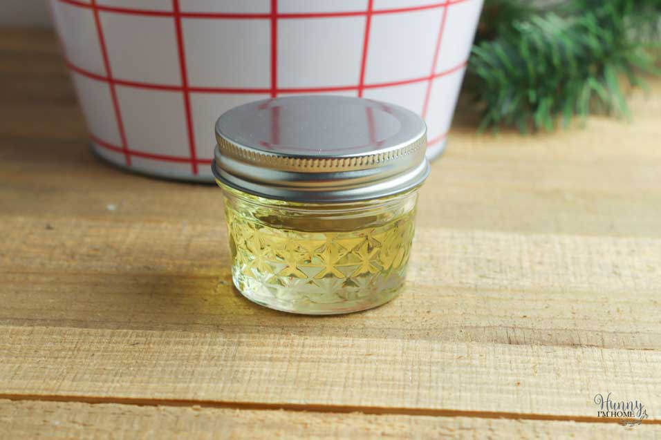 Fill jar with oil
