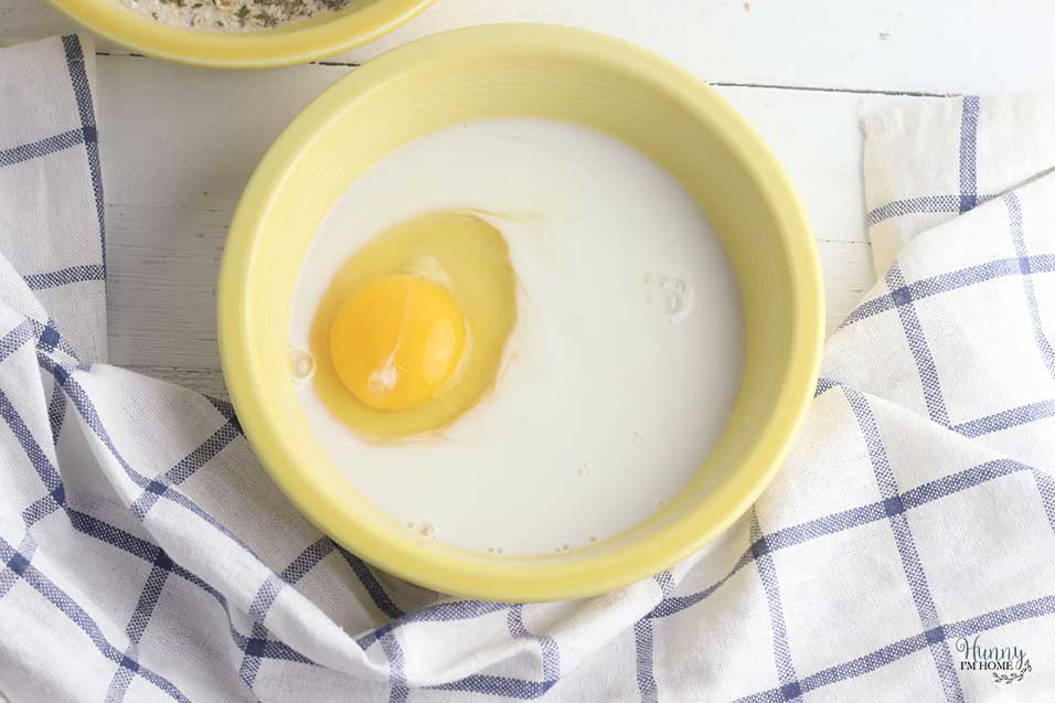 Make egg wash for gluten free chicken parmesan recipe