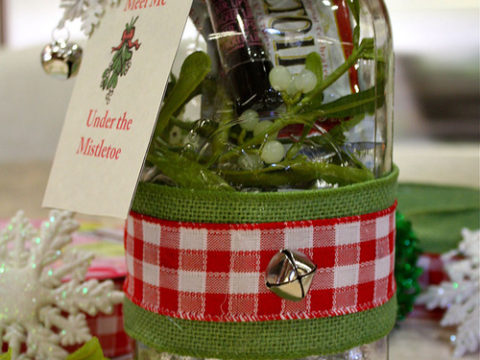 Image for Mason Jar Gift Christmas Kiss Kit