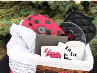 Image for An Easy Personalized Kitchen Gift Set + Cricut Maker