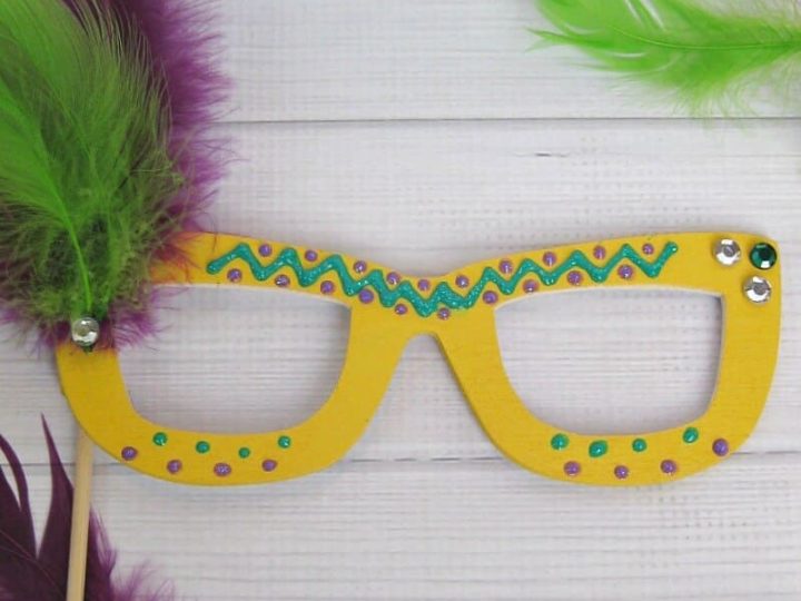 Image for Easy Mardi Gras Mask