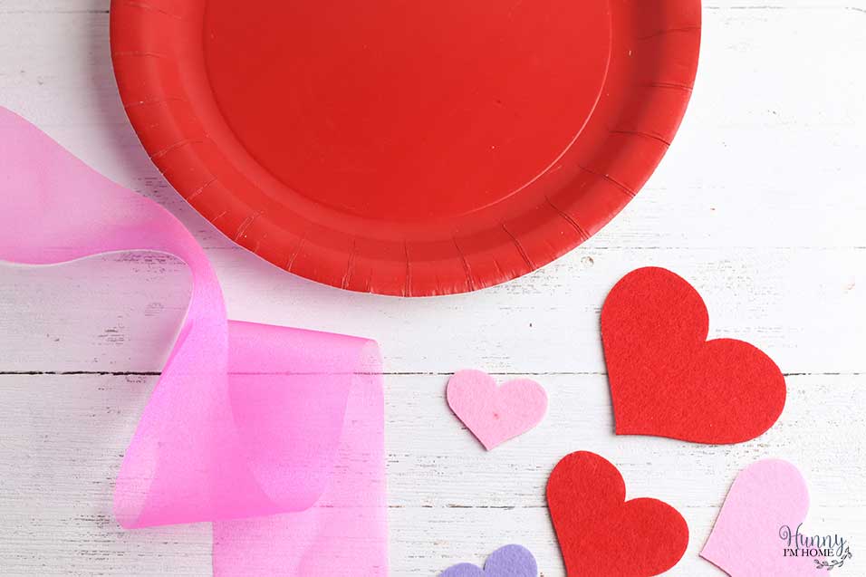 paper plate wreath for valentines day