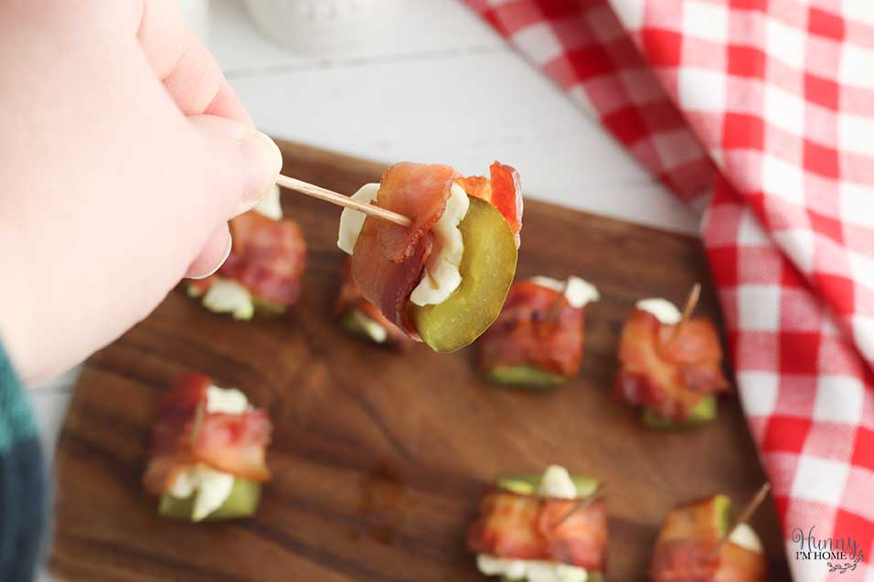 bacon wrapped pickles with cream cheese