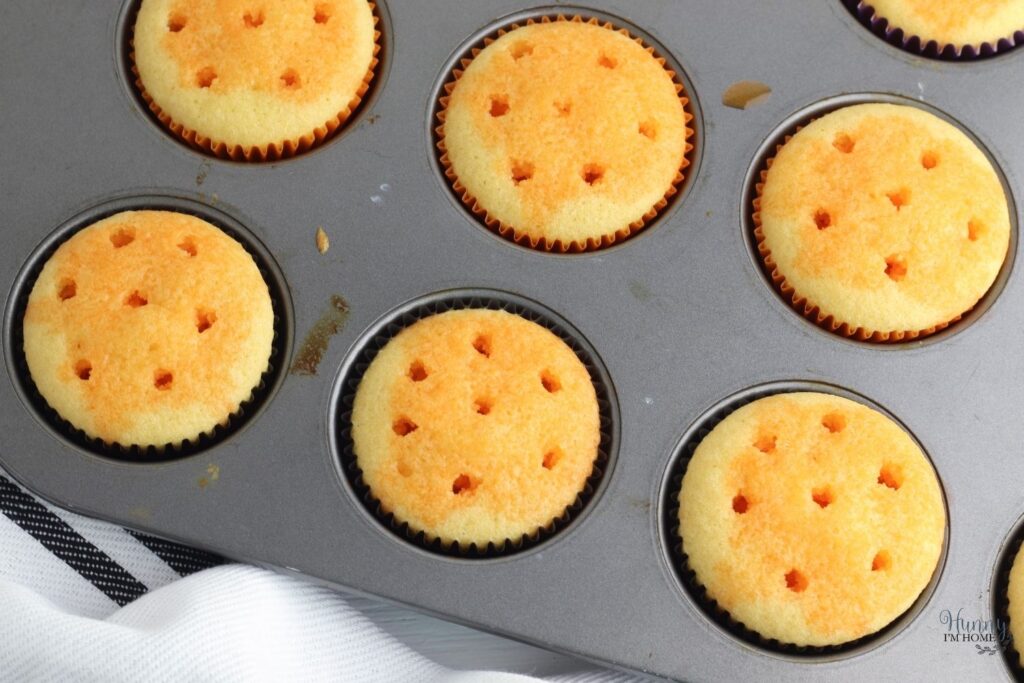 orange poke cake cupcakes