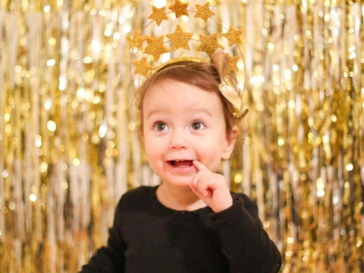 Image for Make a Sparkly New Year Backdrop in Five Minutes