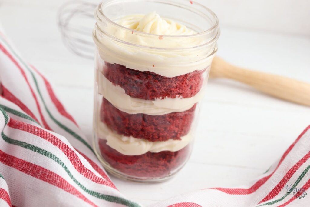 cake in a mason jar