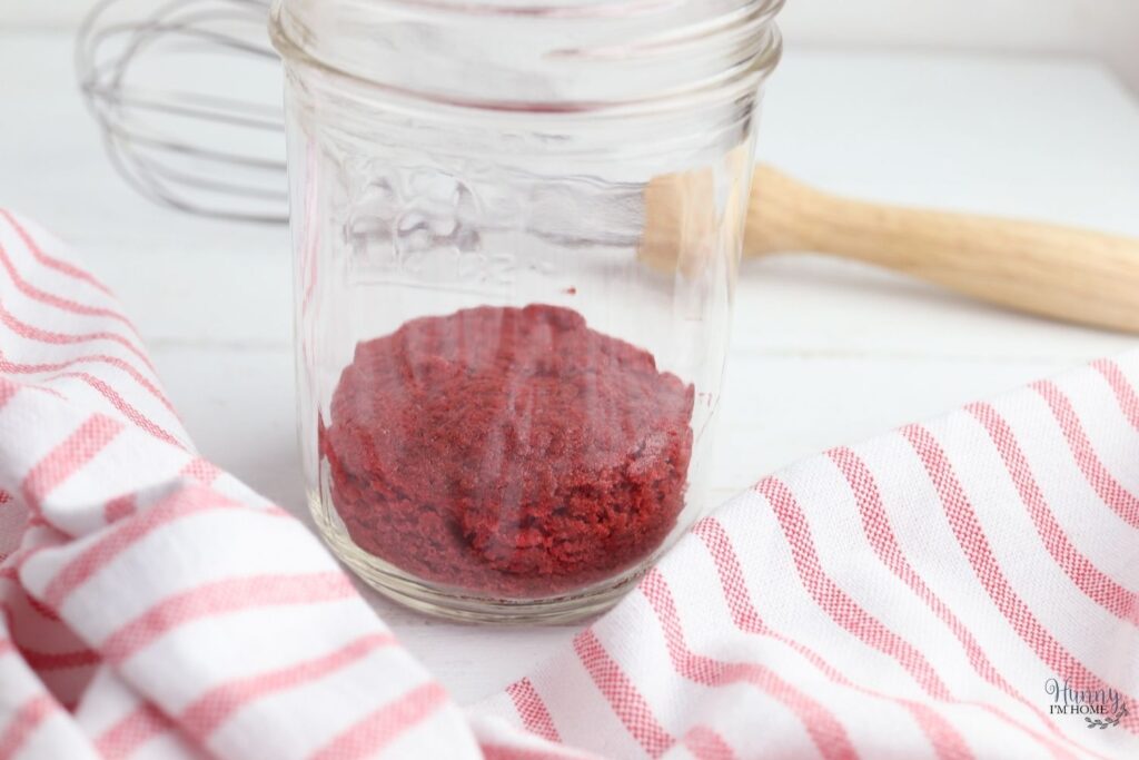 how to layer a cake in a jar