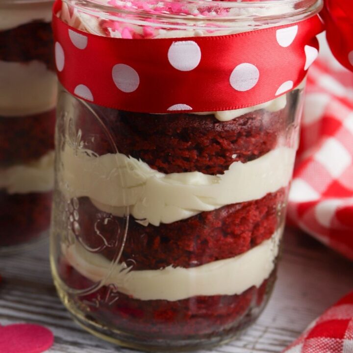 mason jar dessert for valentines day