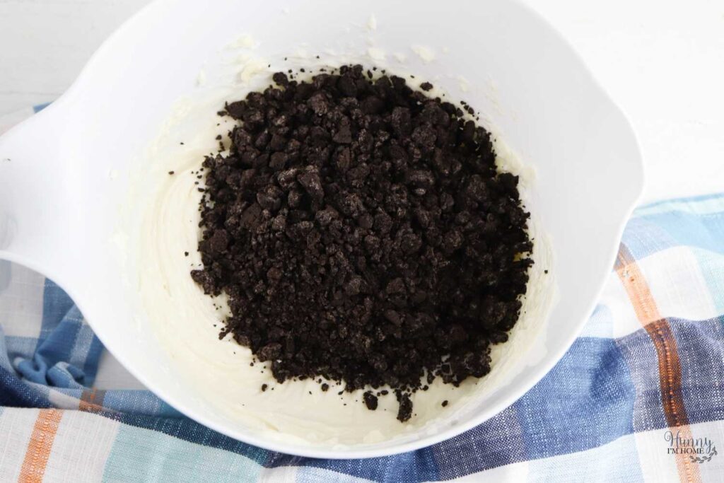 mix gluten free oreos with cheesecake filling