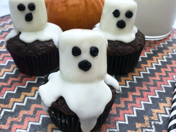 Image for Easy Marshmallow Ghost Cupcakes for Halloween