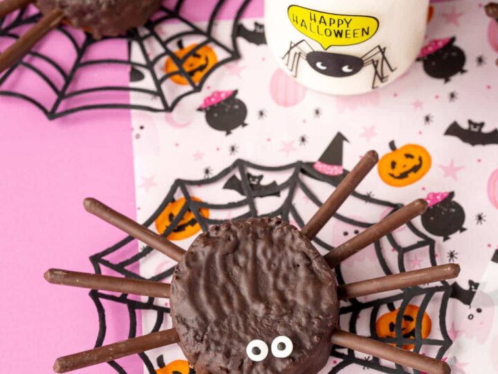 Image for Easy Spider Cakes (4 Ingredients)