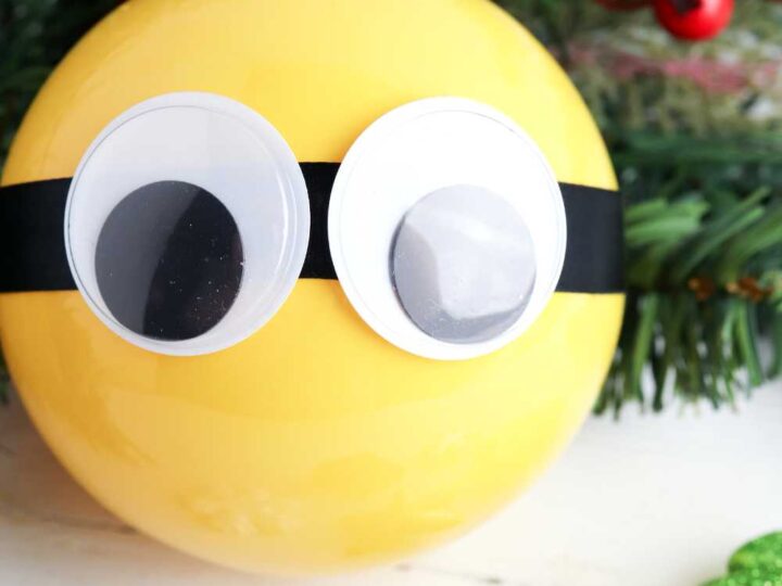 how to make a minion ornament