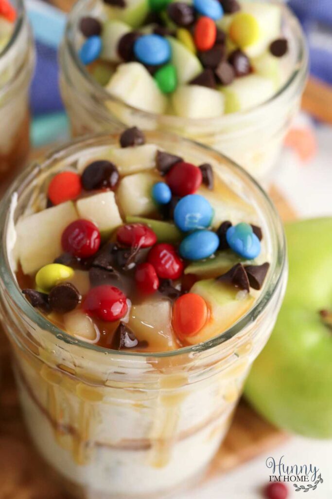 caramel apple cheesecake with candy