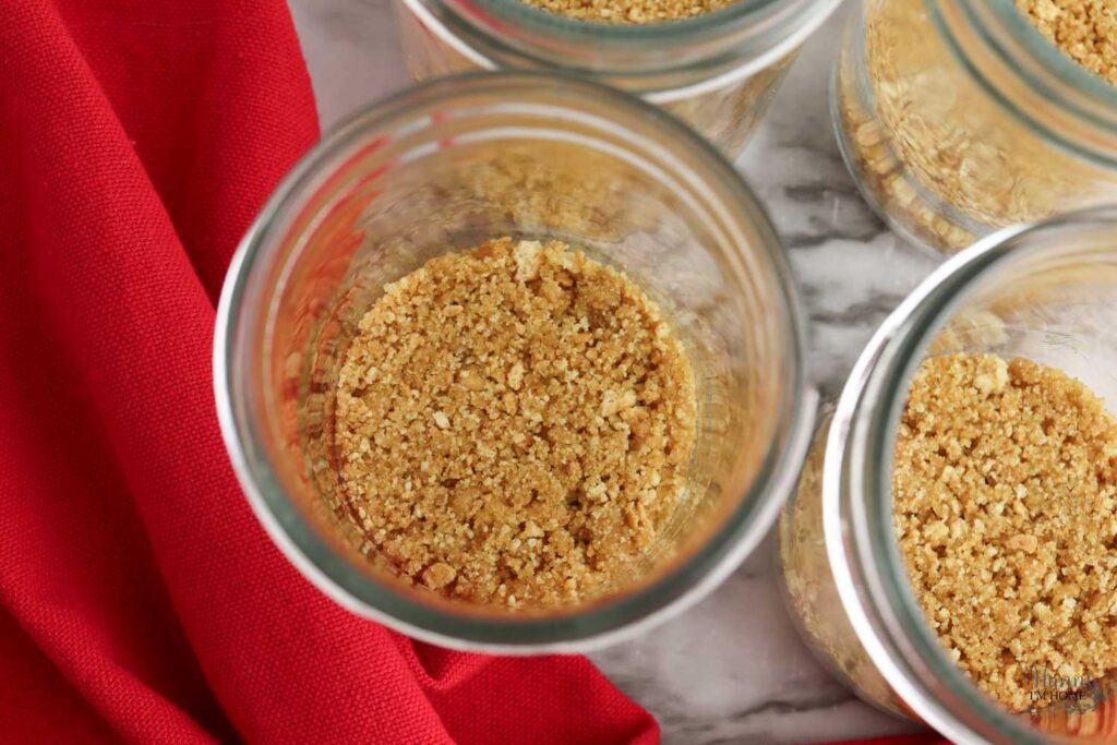 cheesecake in a jar with apples