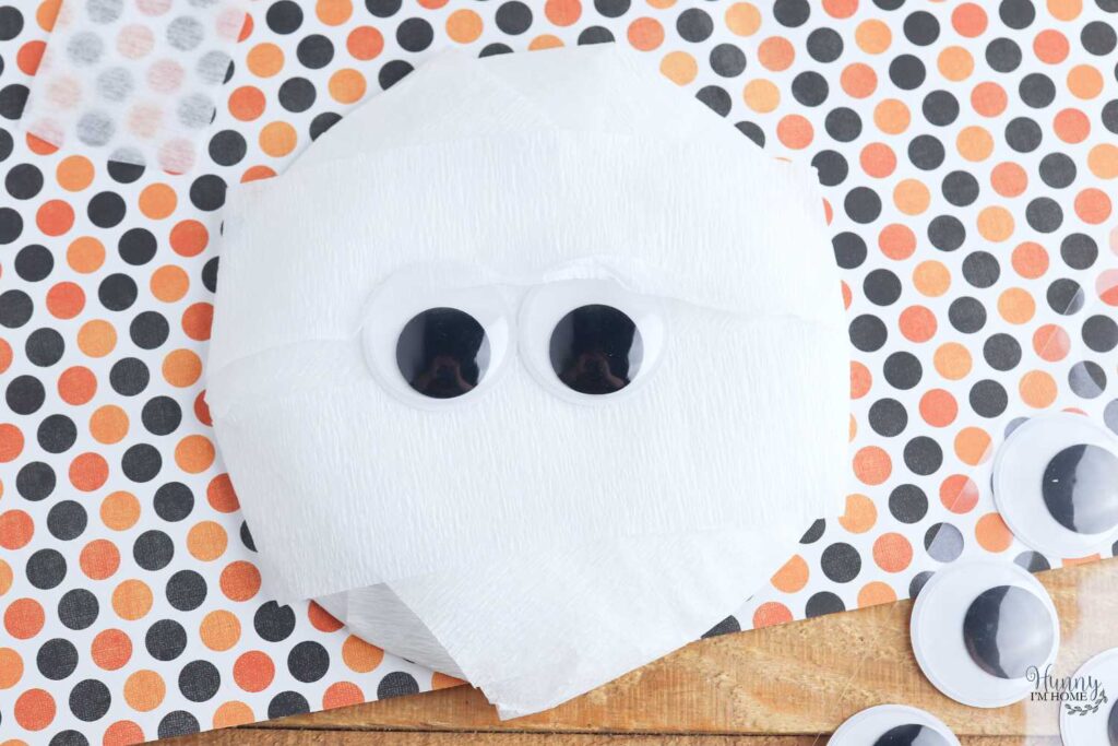 how to make a paper plate mummy