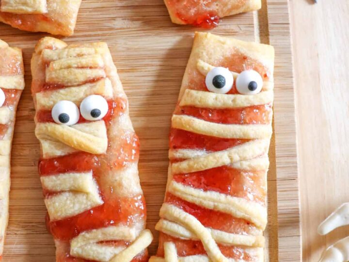 Image for Halloween Crescent Roll Mummy Pie