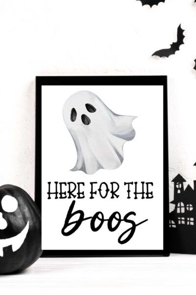 farmhouse here for the boos sign