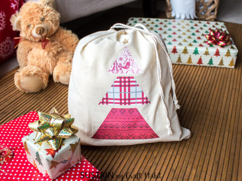 Image for How to Make a Gift Bag for Christmas 