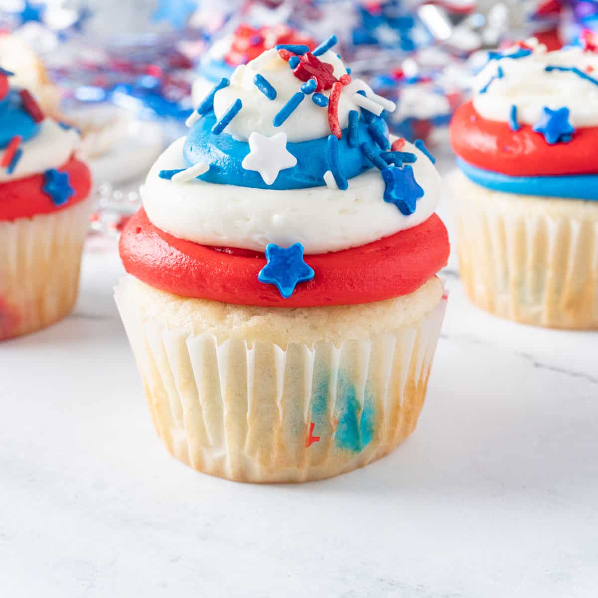 Image for Easy 4th of July Cupcakes with M&Ms!