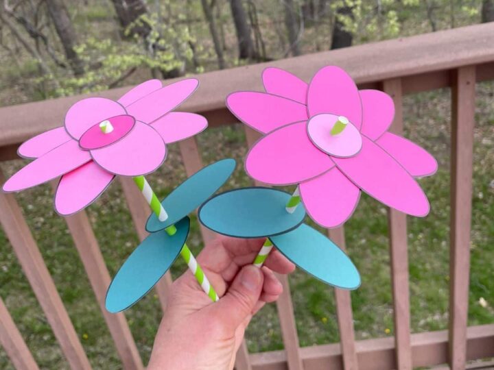 Image for Paper Flowers Made From Straws 