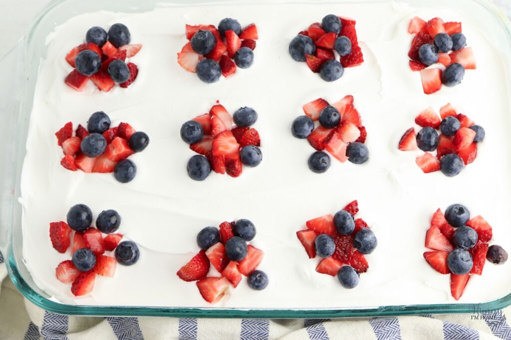 patriotic cake with berries