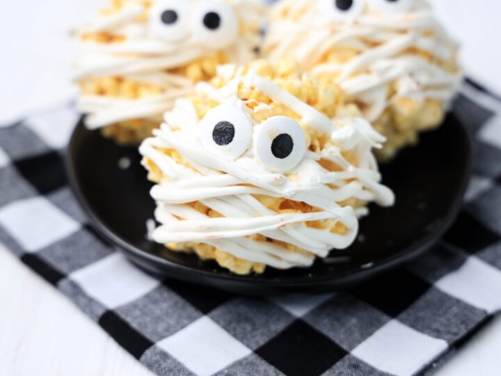 Image for Mummy Popcorn Balls 