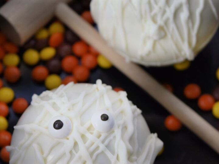 Image for Halloween Breakable Chocolate Mummy Recipe