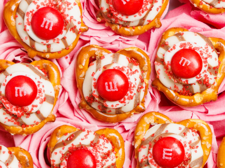 Image for Simple Valentines Day Pretzels With Hugs
