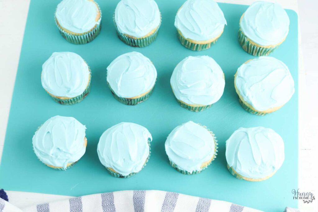 blue shark cupcakes