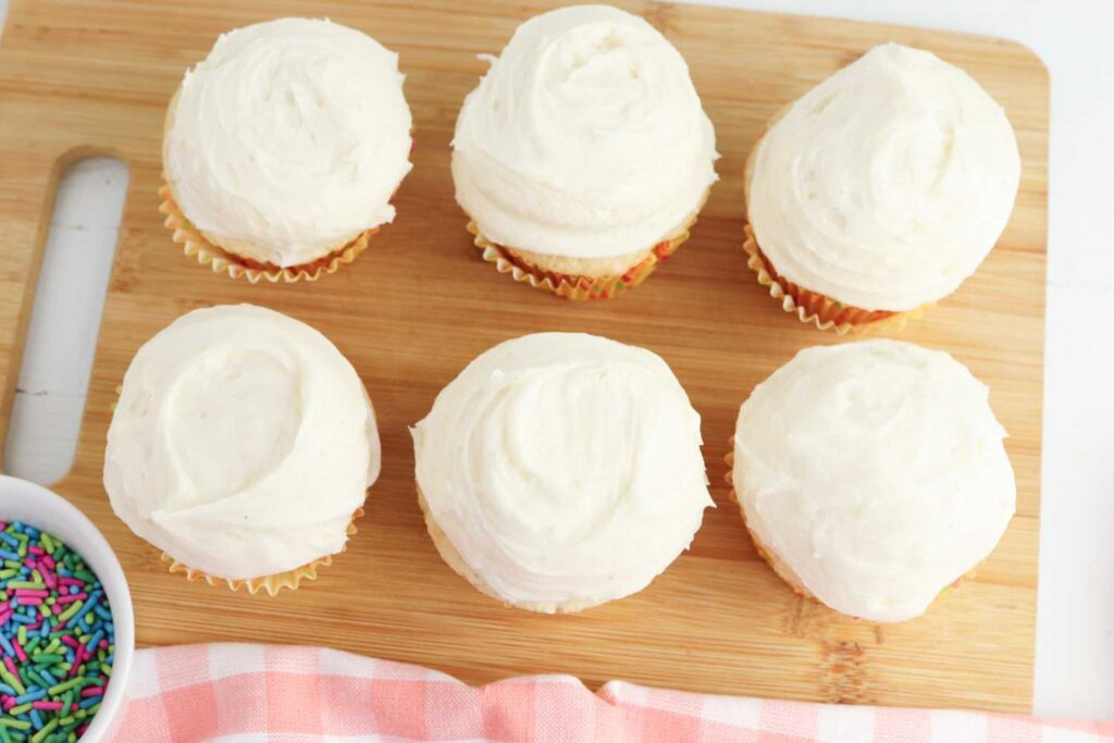 ice cream scoop cupcakes