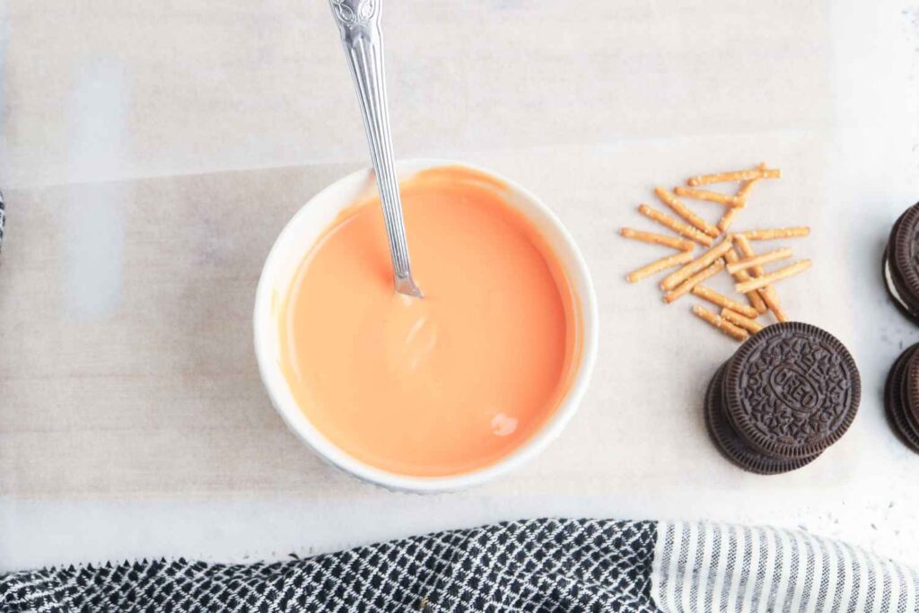 chocolate covered halloween oreos