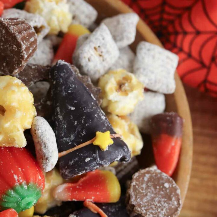 easy halloween trail mix
