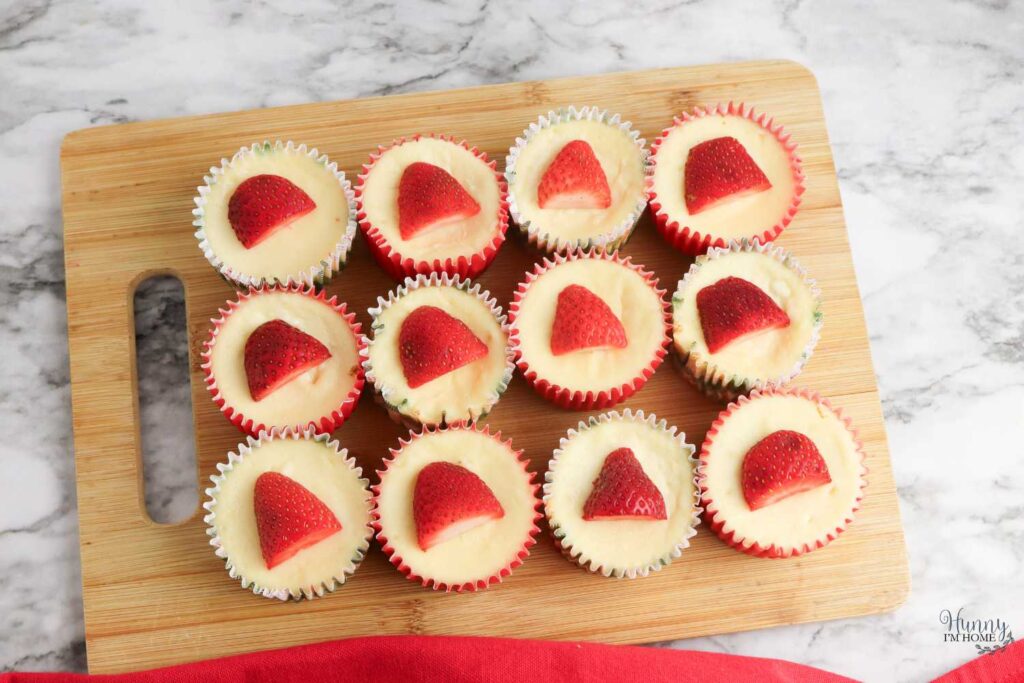 christmas strawberry cheesecake