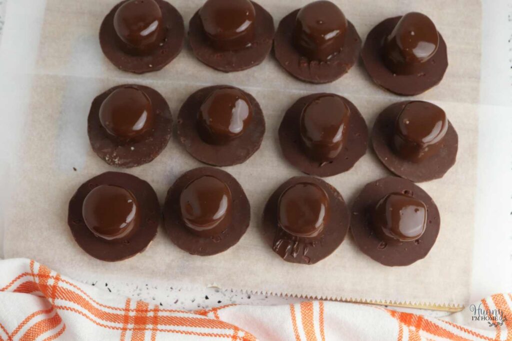 how to make pilgrim hat cookies