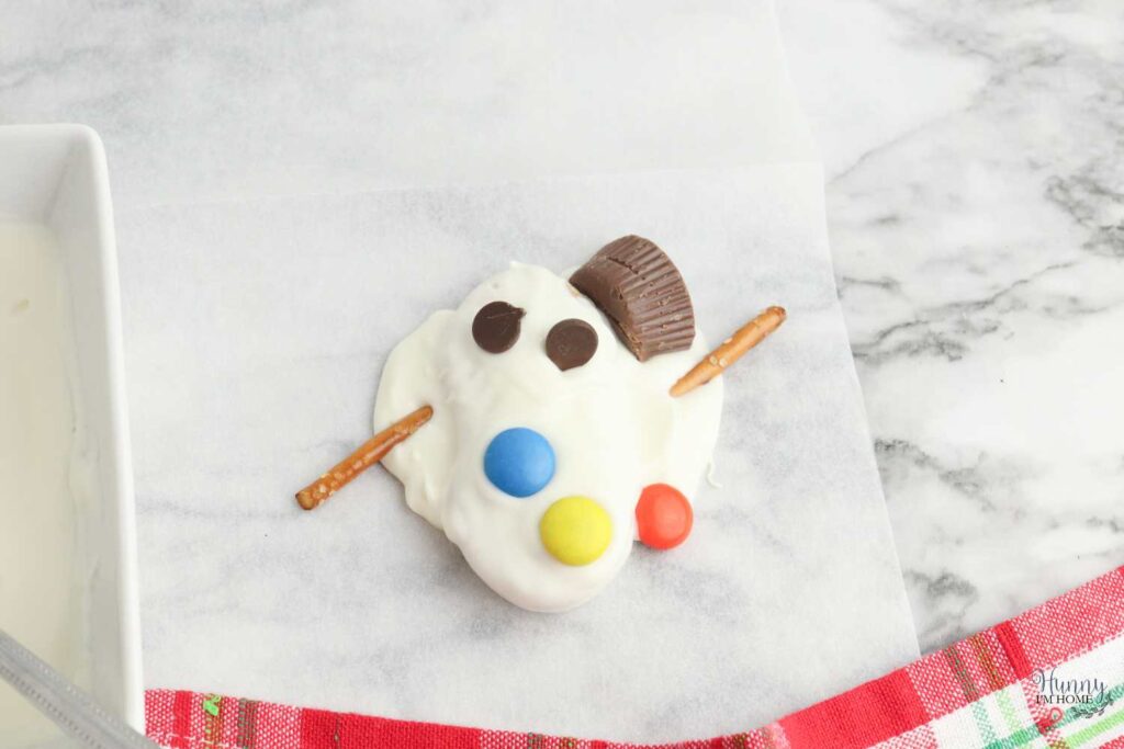 how to decorate nutter butter snowmen