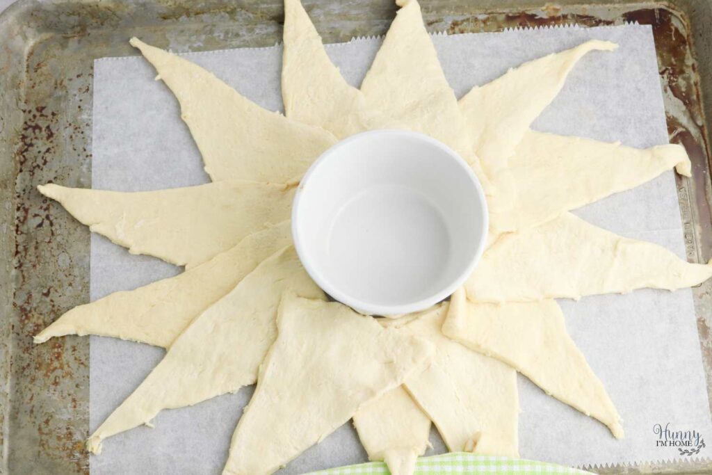 how to make a crescent roll wreath