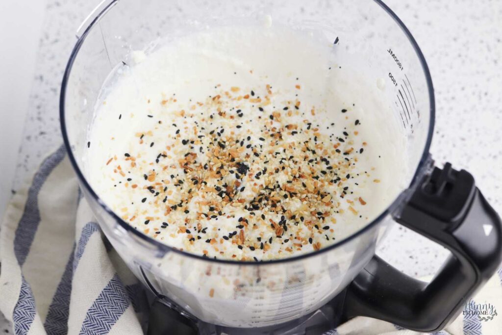 everything bagel cottage cheese dip