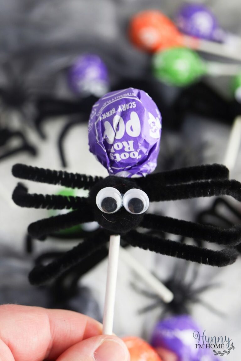 Cute Spider Lollipops for Your Halloween Party